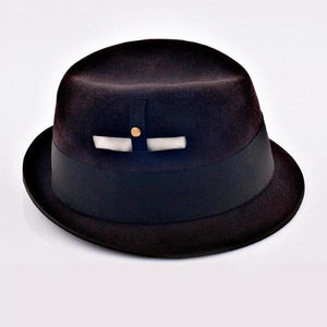 Capsule hat