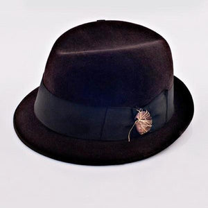 Capsule hat
